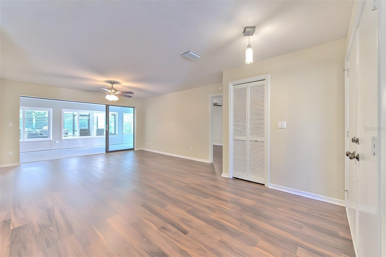 SUN CITY CENTER UNIT 32B - Residential