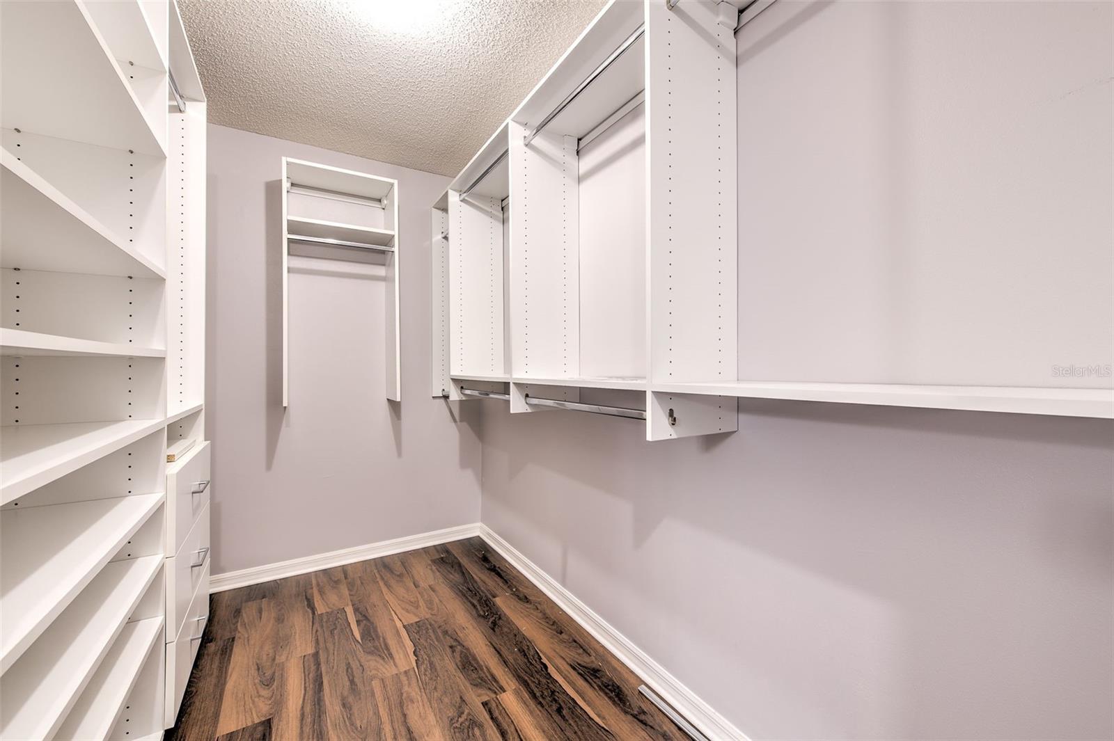 SUN CITY CENTER UNIT 32B - Residential