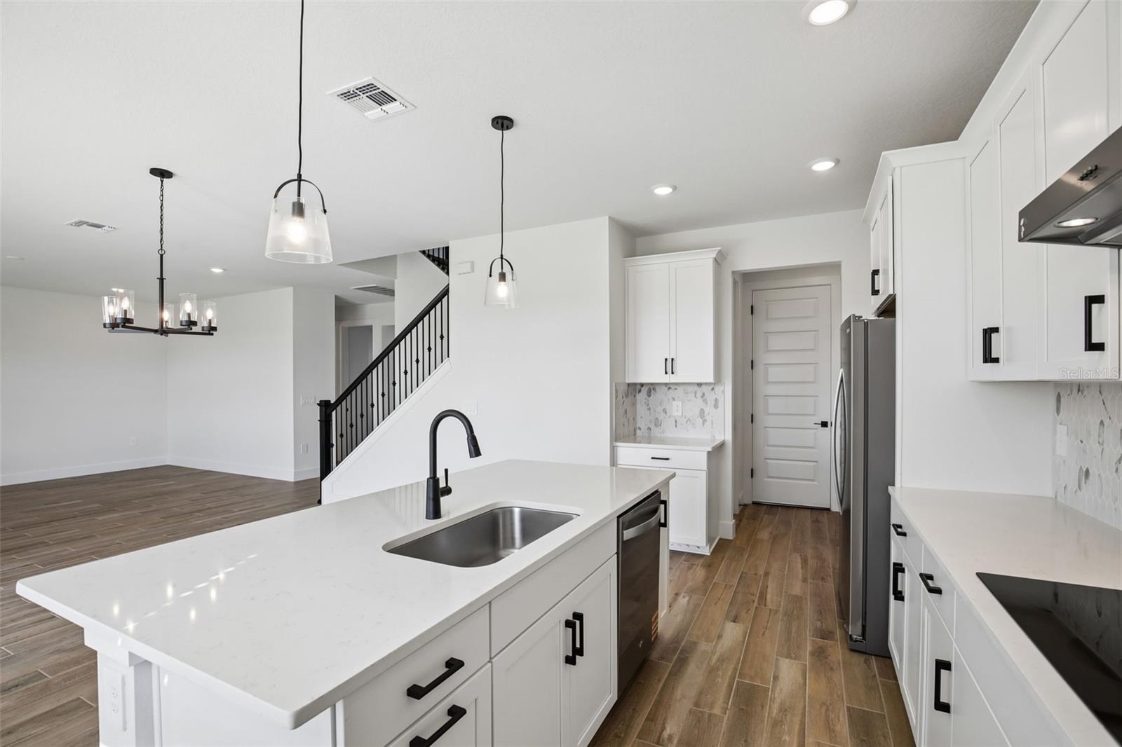 MAGNOLIA BAY - Residential