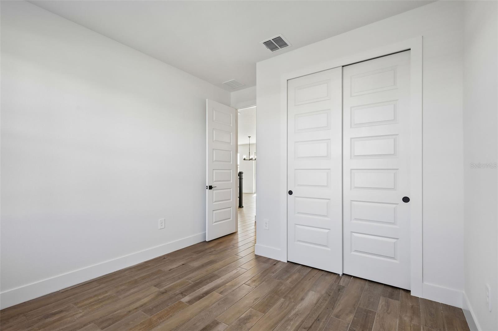 MAGNOLIA BAY - Residential