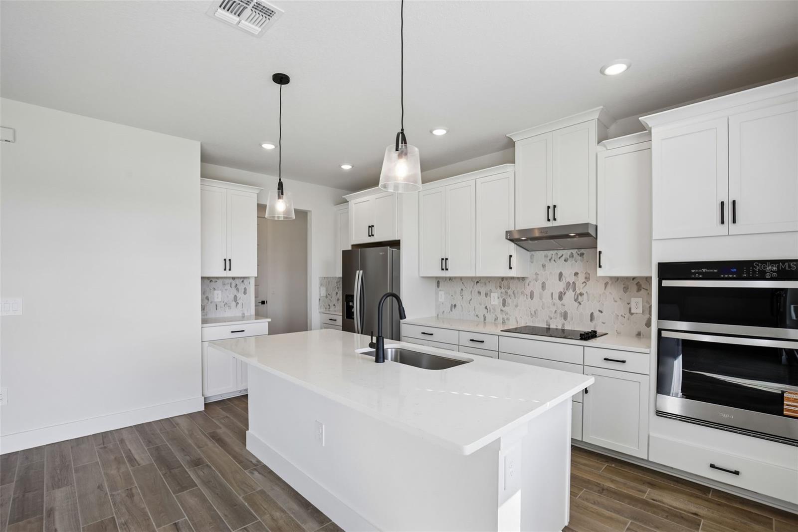 MAGNOLIA BAY - Residential