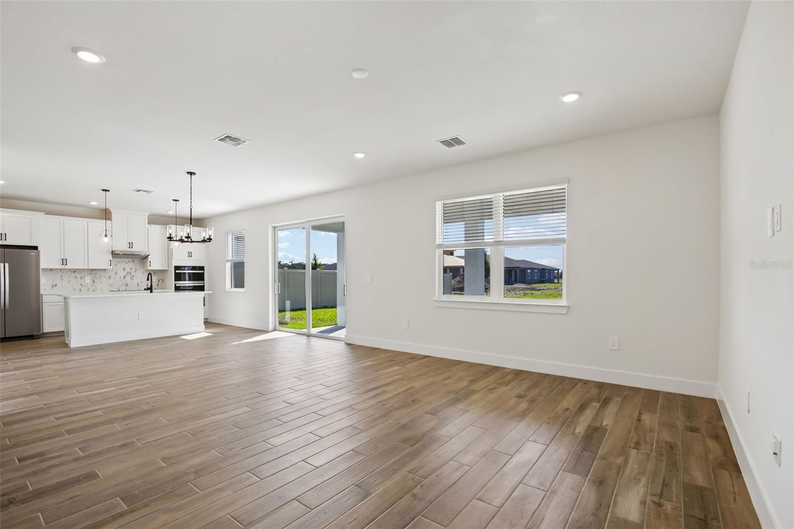 MAGNOLIA BAY - Residential