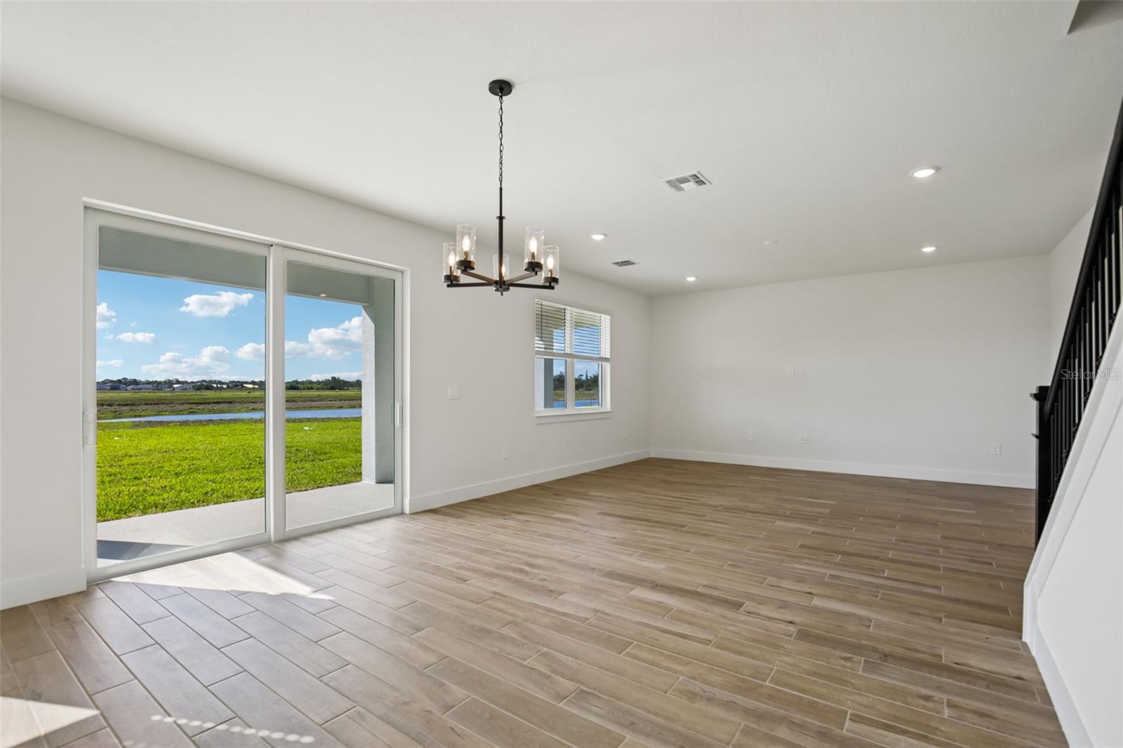 MAGNOLIA BAY - Residential