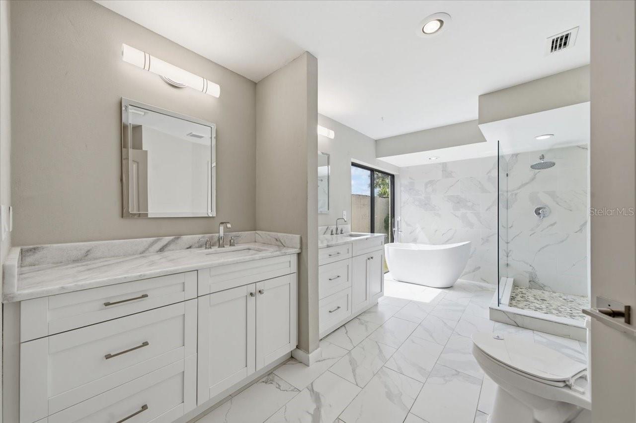 CARROLLWOOD VILLAGE PH 02 UN - Residential