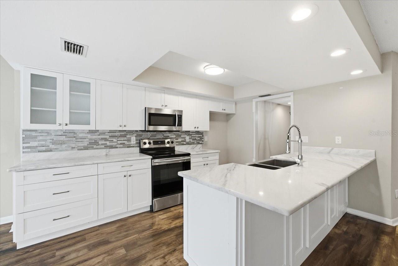 CARROLLWOOD VILLAGE PH 02 UN - Residential