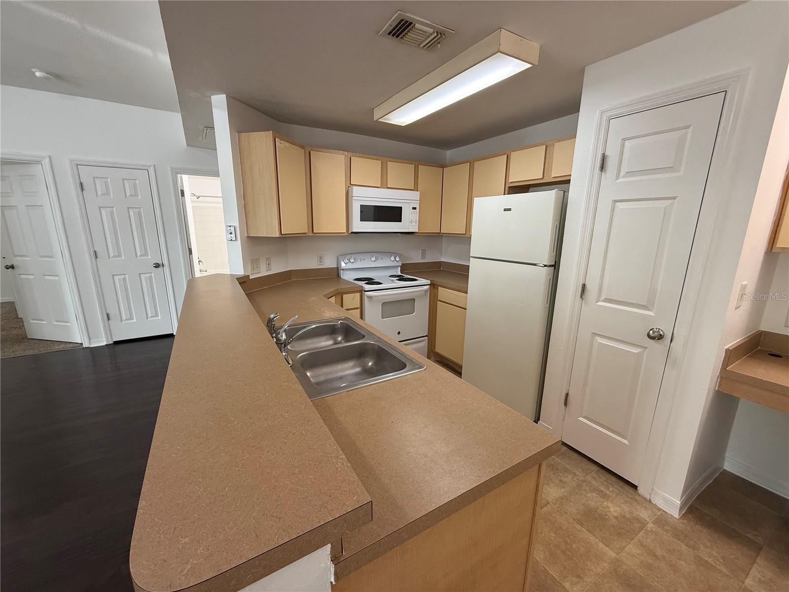 BOURDEAUX - Residential Lease