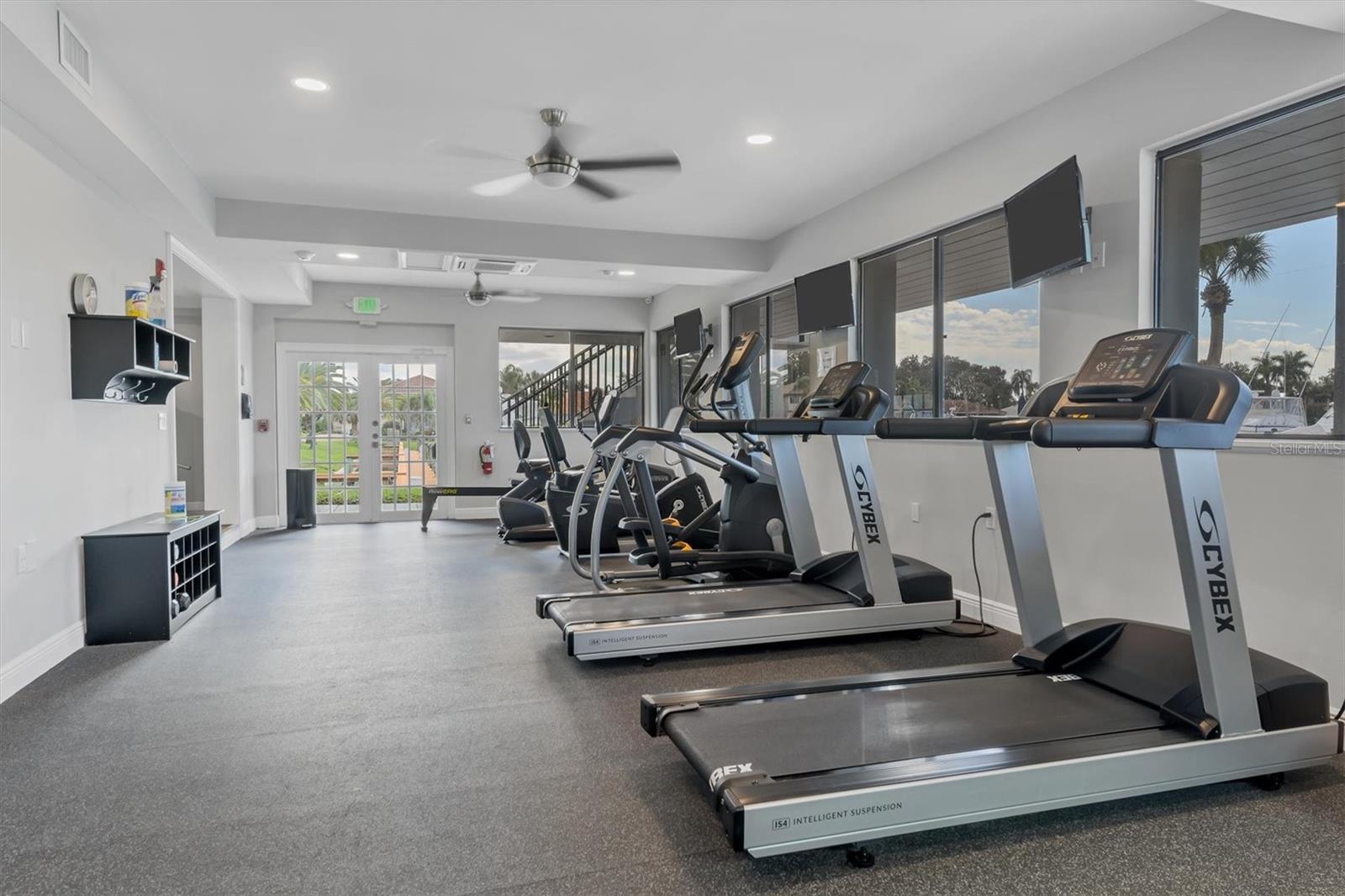 SOUTHBAY YACHT & RACQUET CLUB - Residential