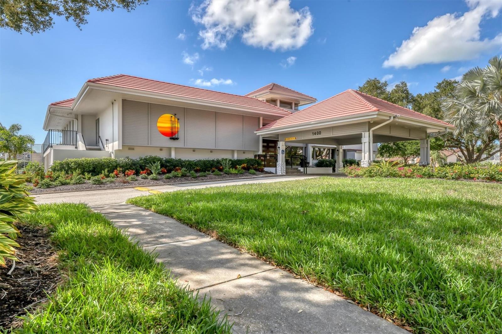 SOUTHBAY YACHT & RACQUET CLUB - Residential