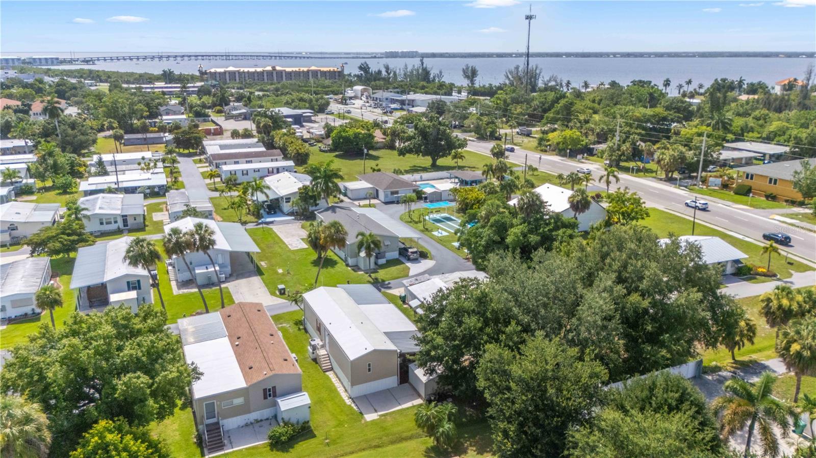 BAY PALMS MOB HOME PARK - Residential