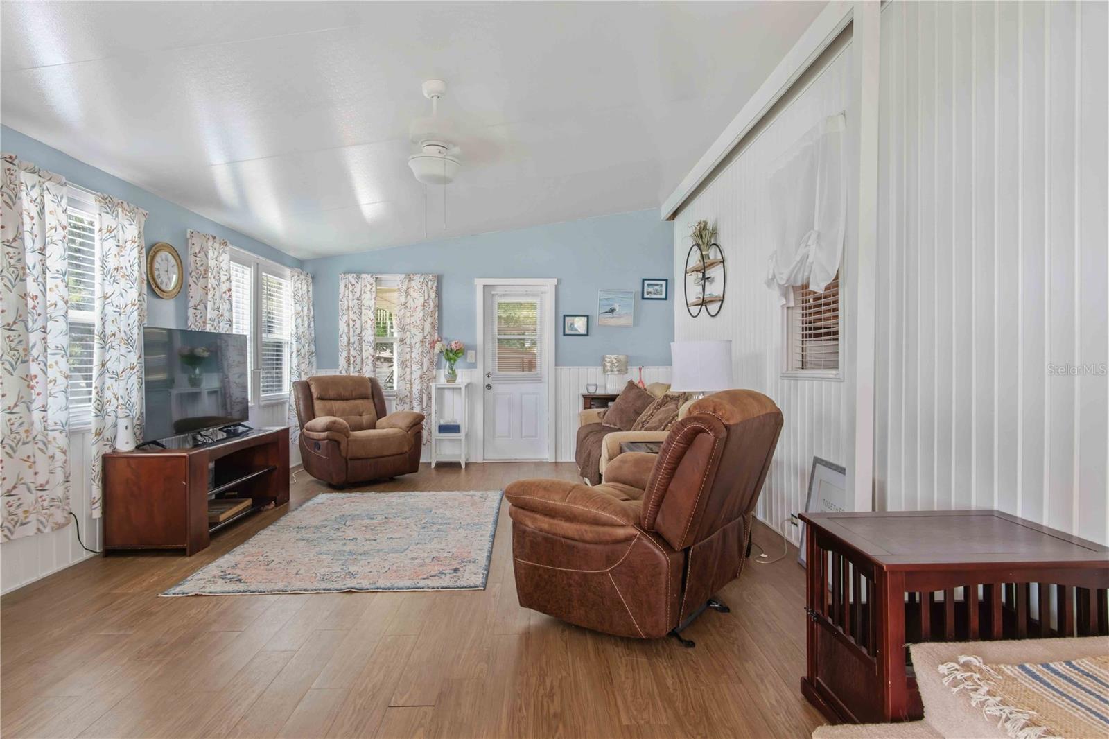 BAY PALMS MOB HOME PARK - Residential