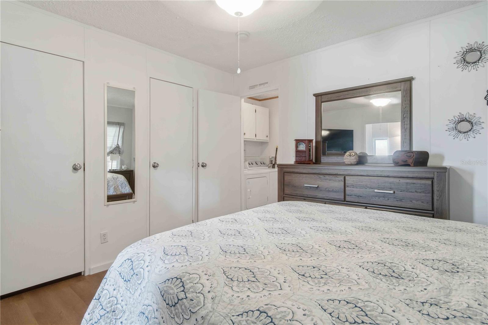 BAY PALMS MOB HOME PARK - Residential