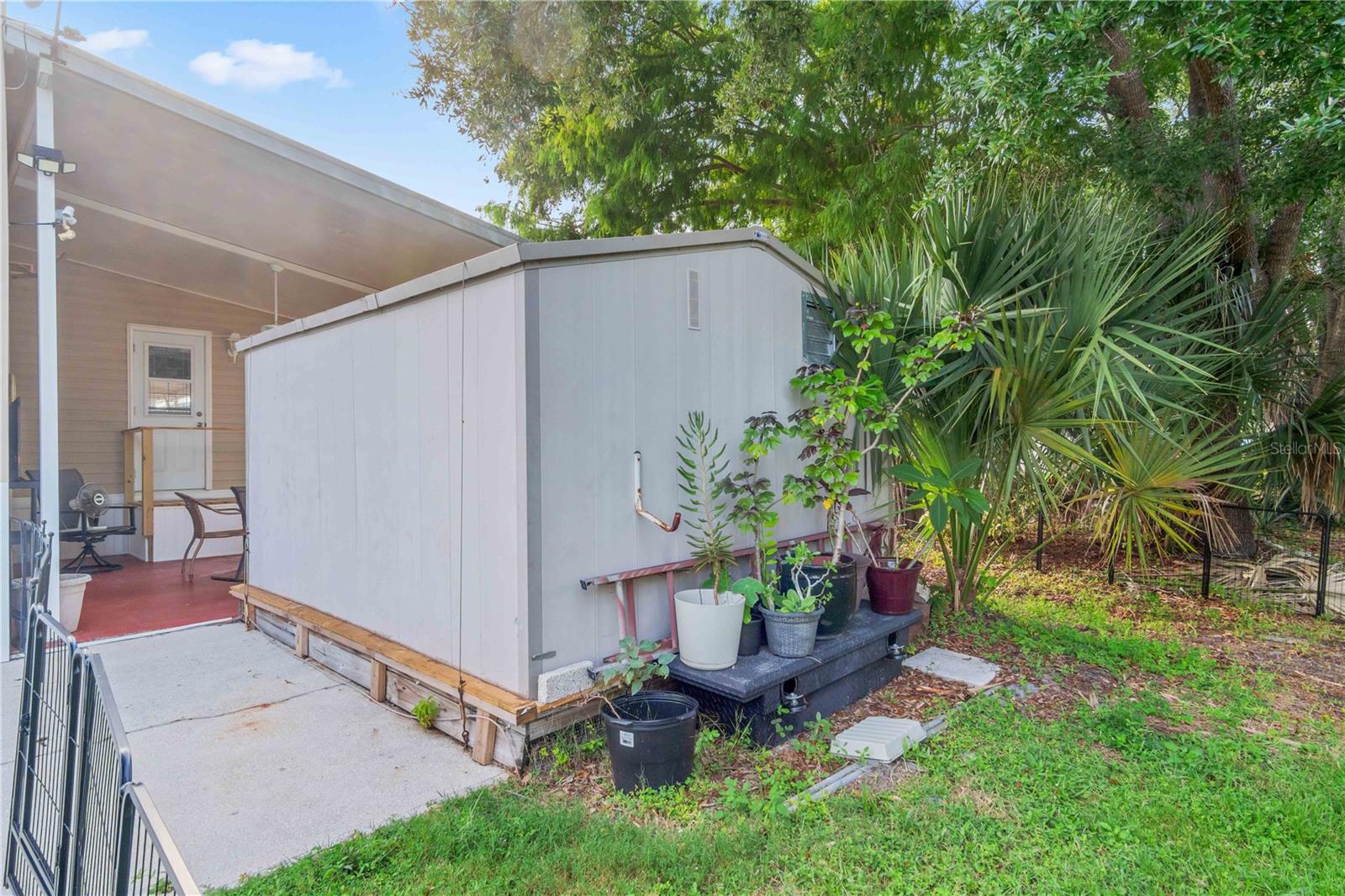 BAY PALMS MOB HOME PARK - Residential