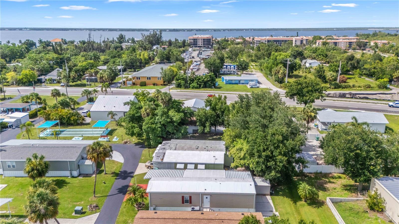 BAY PALMS MOB HOME PARK - Residential