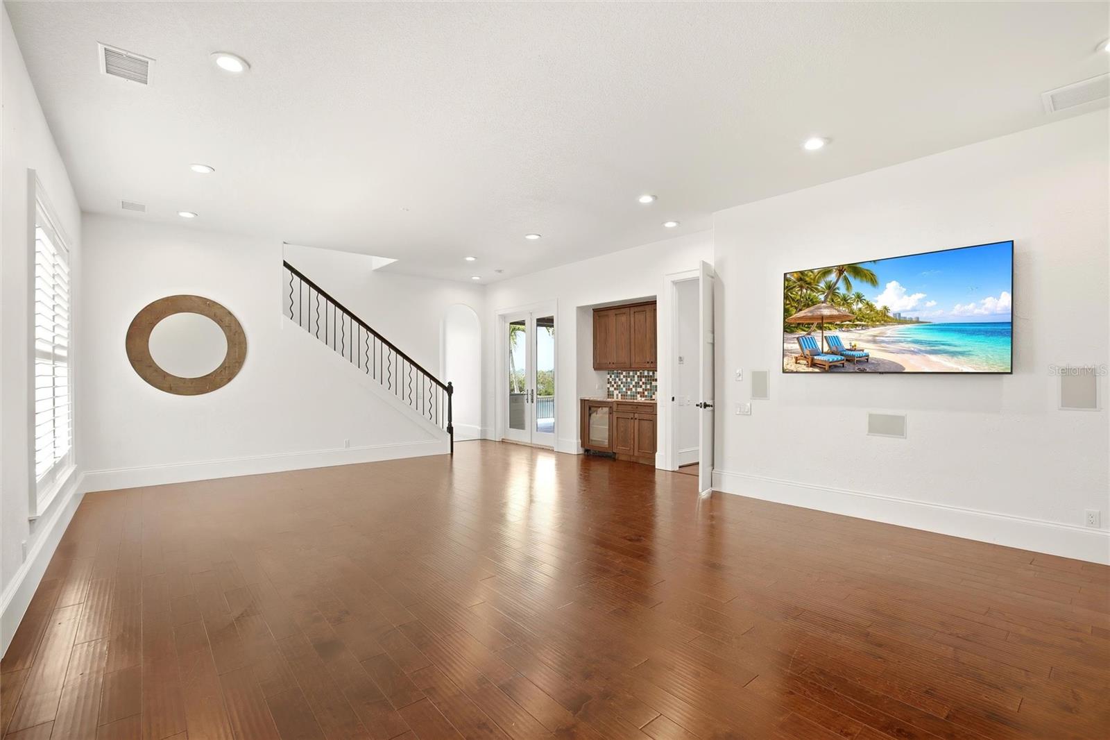 LEGENDS BAY - Residential