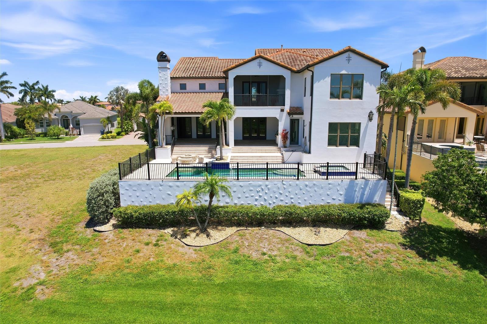 LEGENDS BAY - Residential