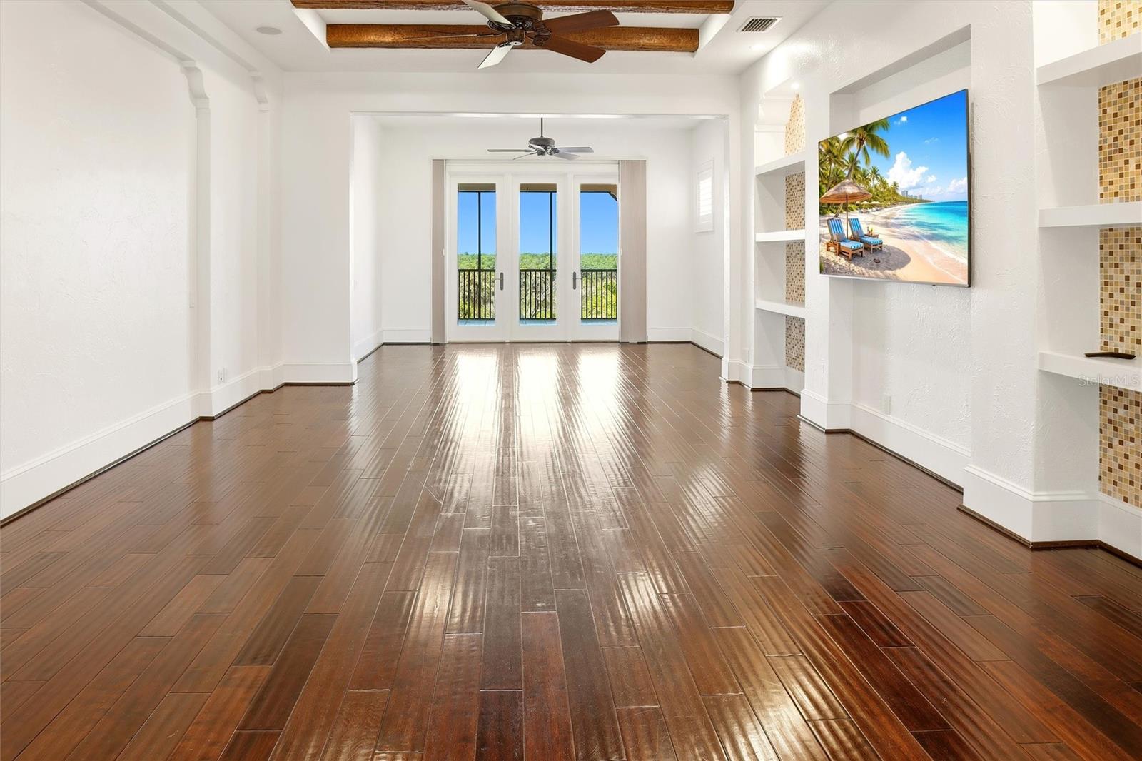 LEGENDS BAY - Residential