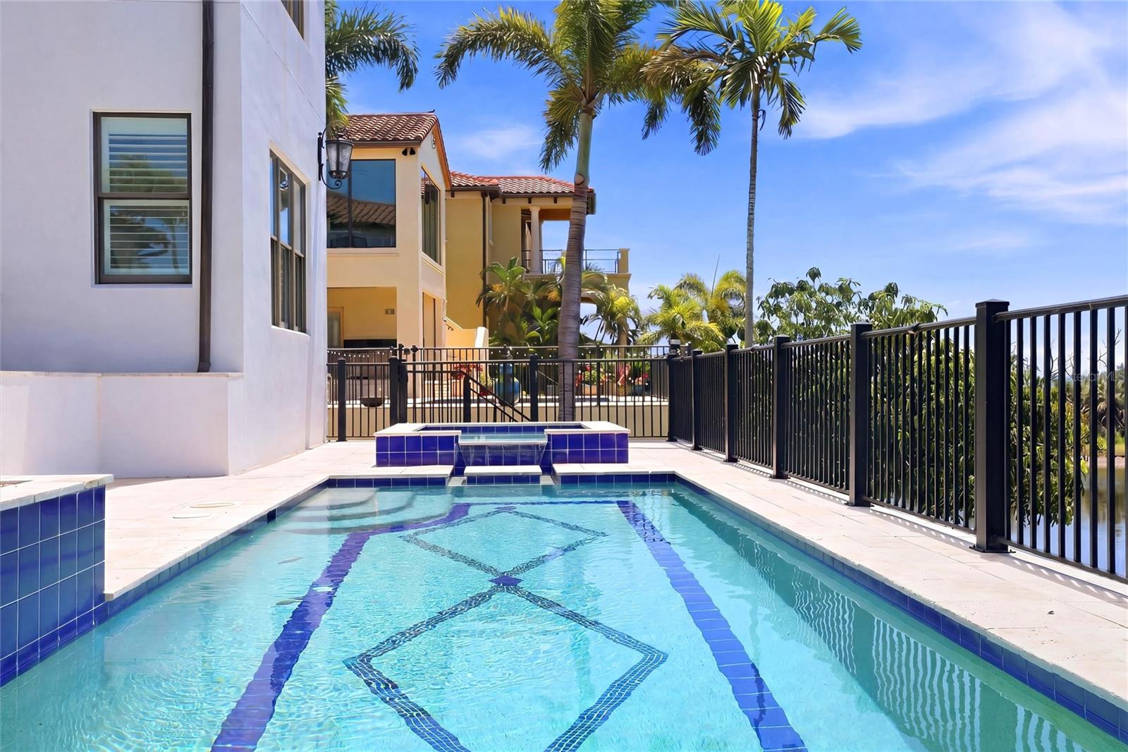LEGENDS BAY - Residential