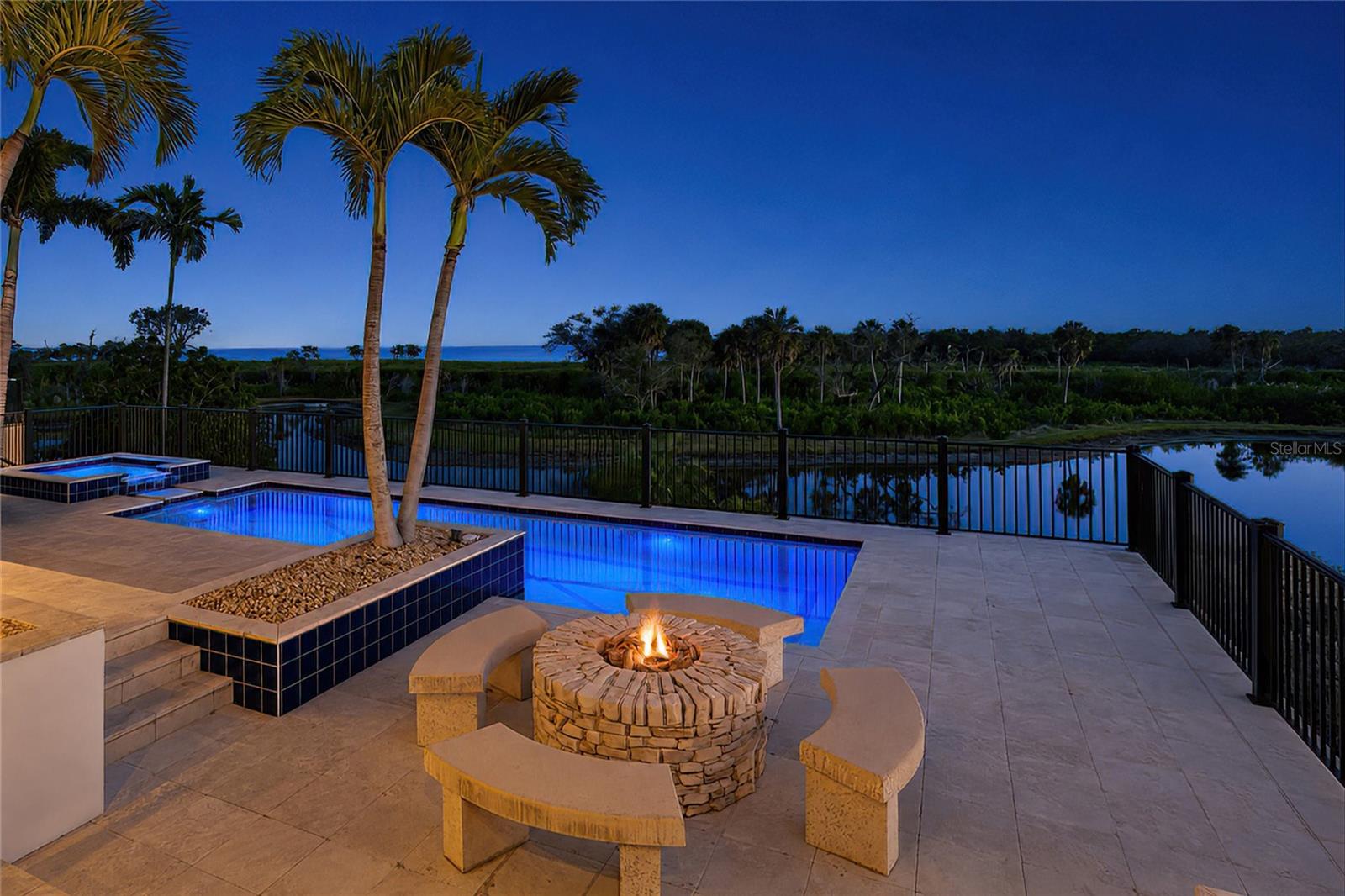 LEGENDS BAY - Residential