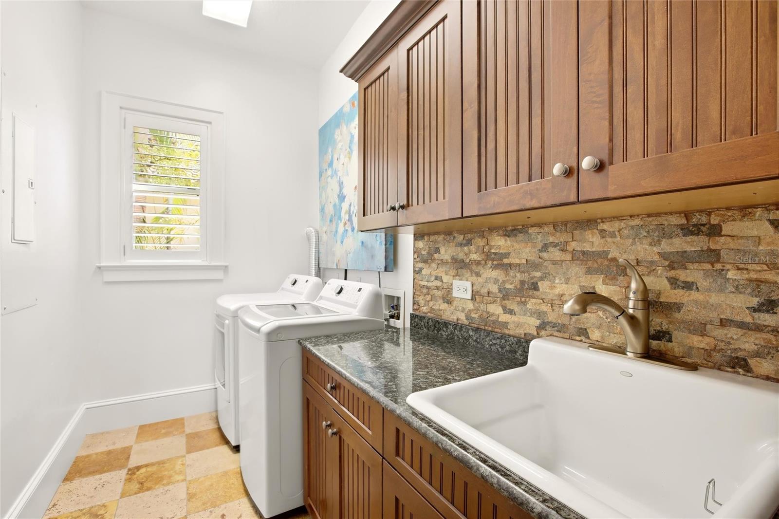LEGENDS BAY - Residential