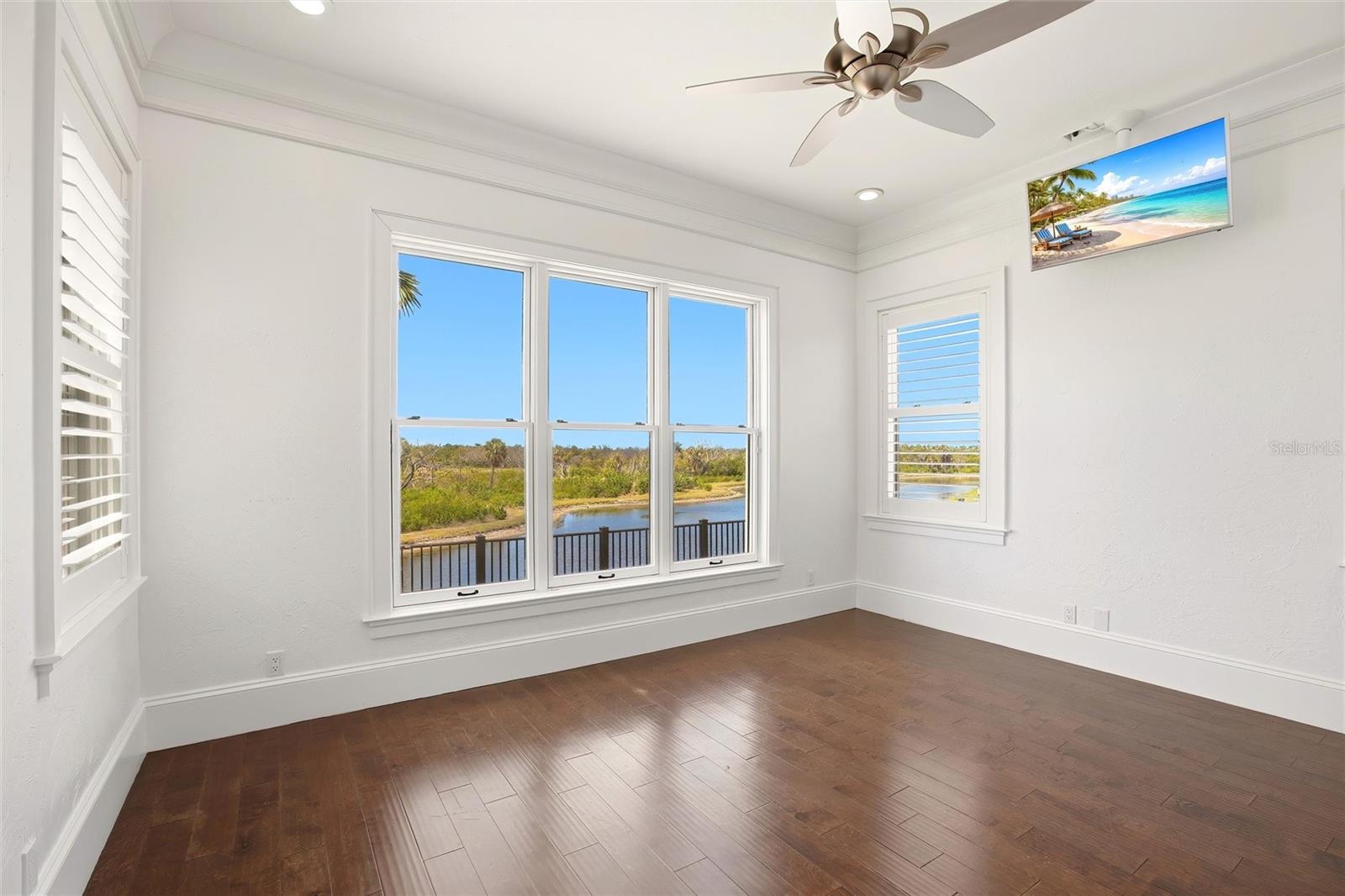 LEGENDS BAY - Residential