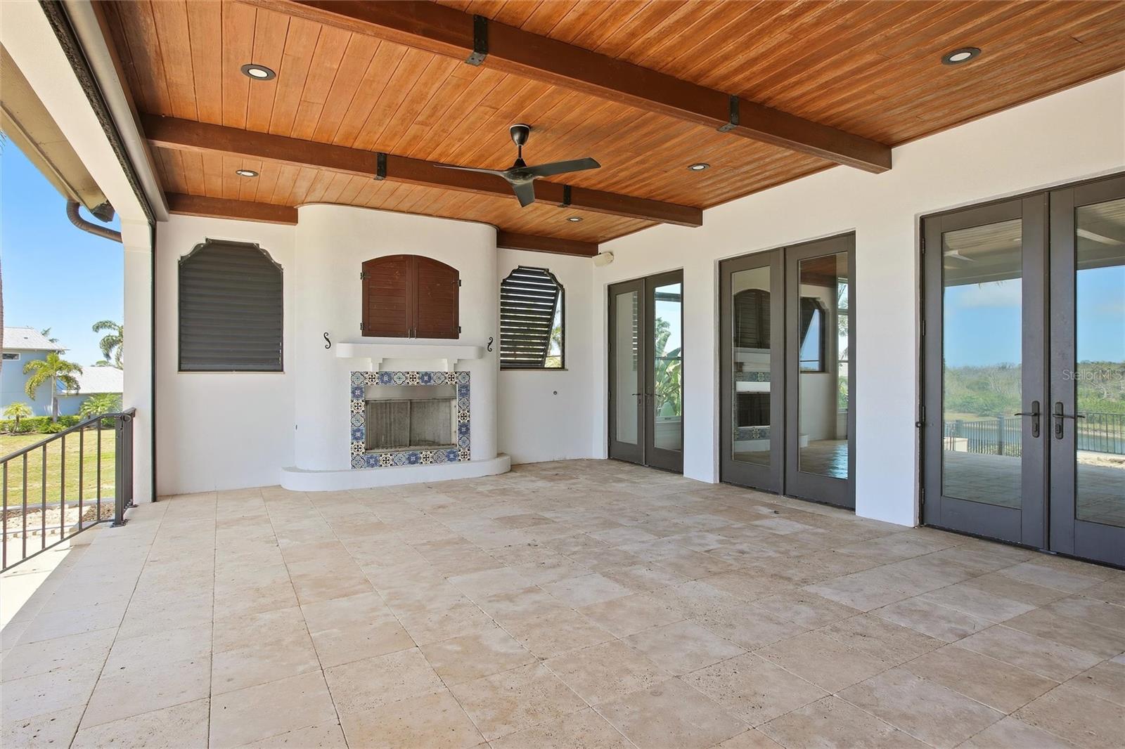 LEGENDS BAY - Residential