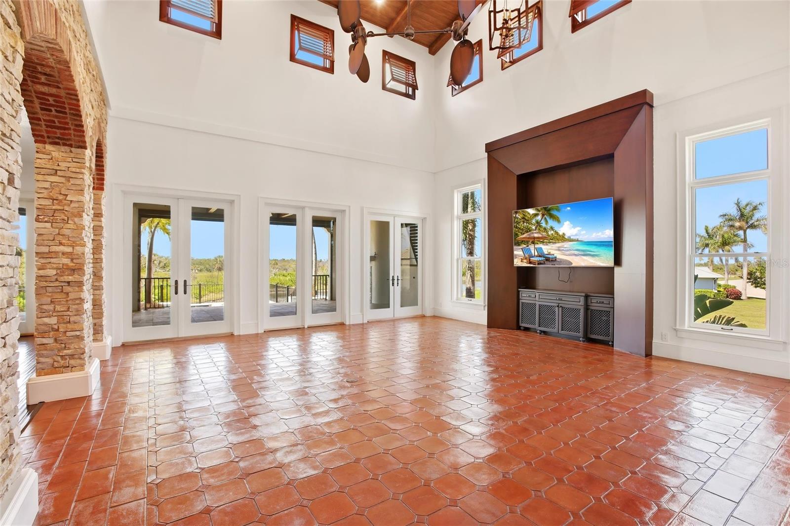 LEGENDS BAY - Residential