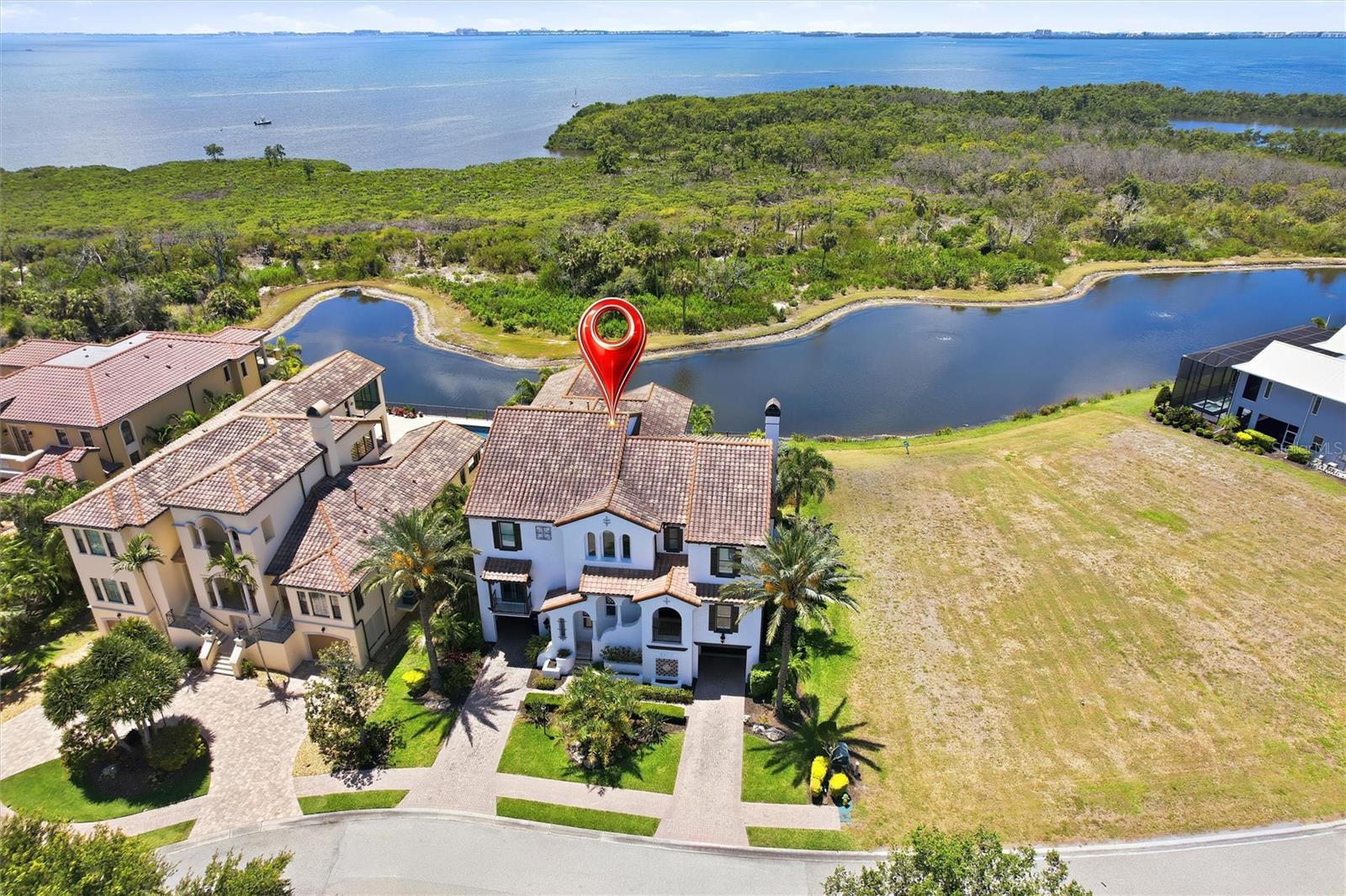LEGENDS BAY - Residential