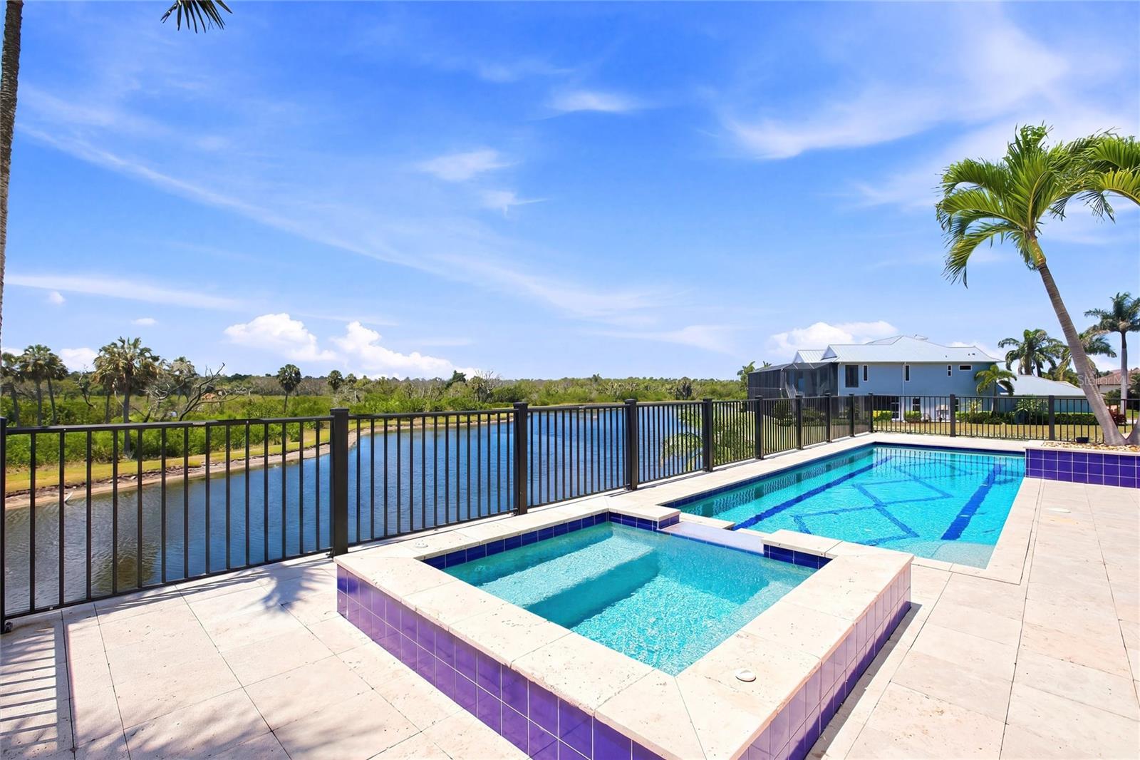 LEGENDS BAY - Residential