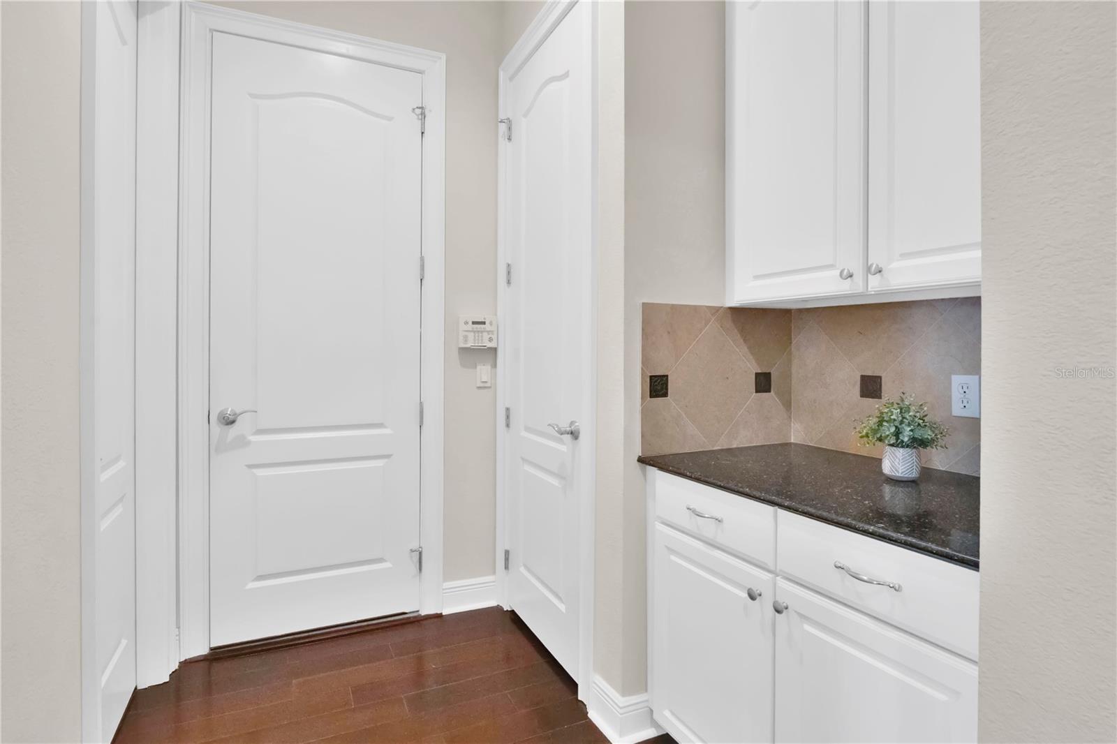 THORNHILL - Residential