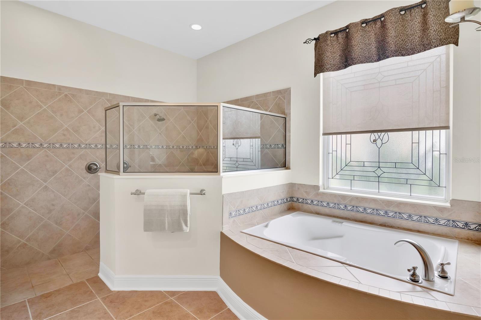THORNHILL - Residential
