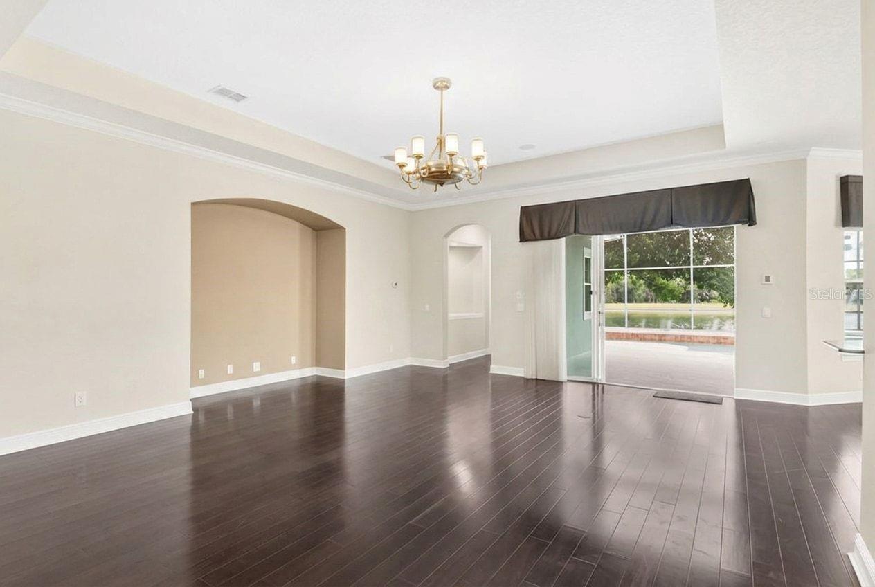 THORNHILL - Residential