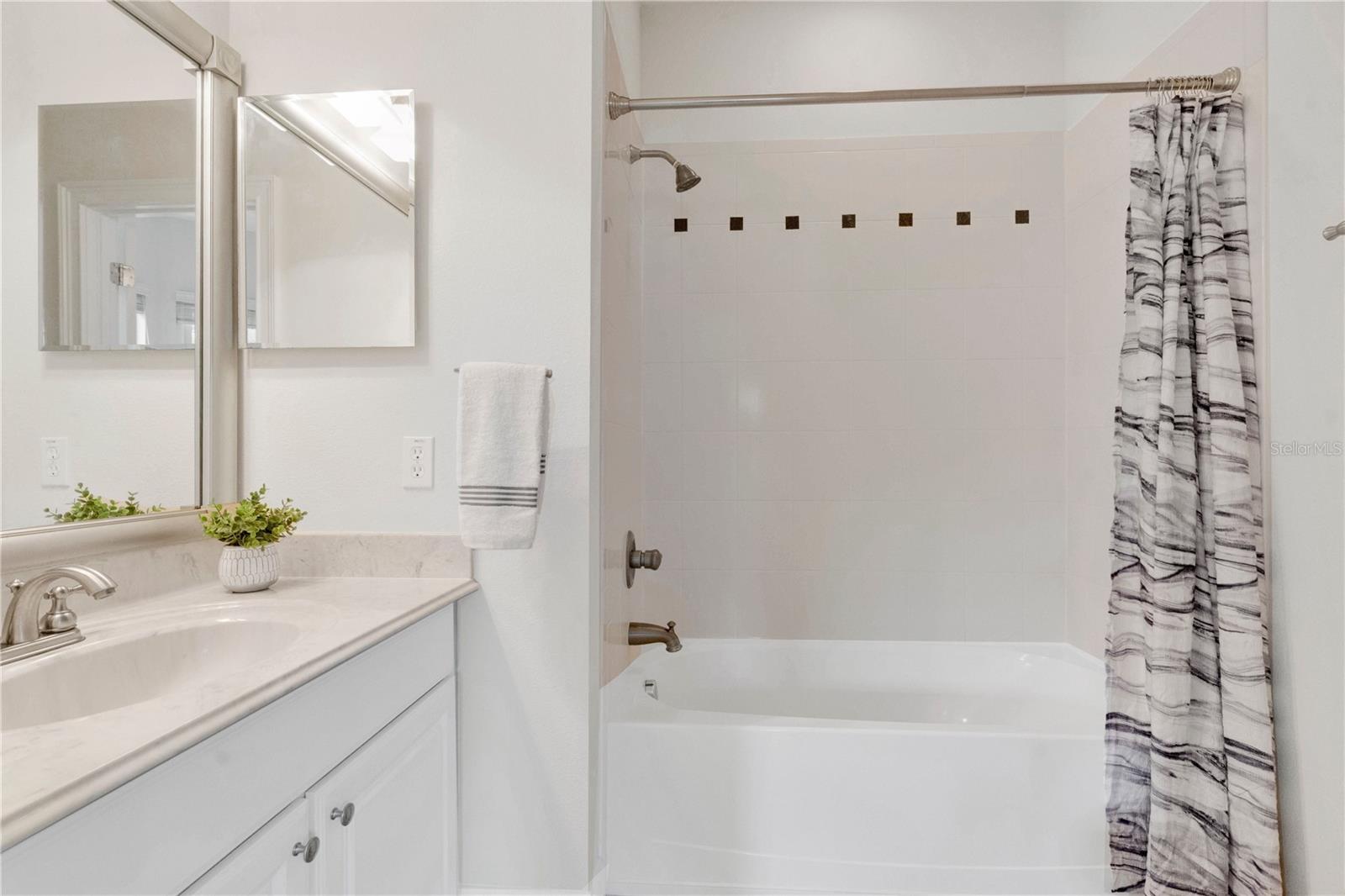 THORNHILL - Residential