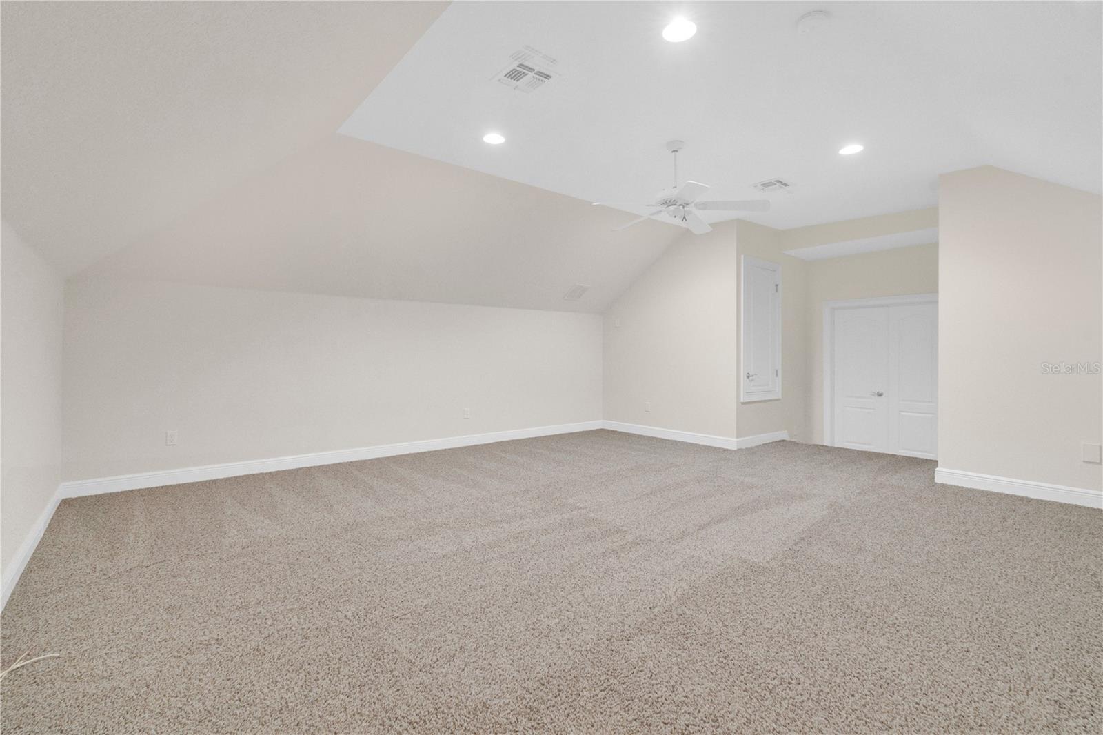 THORNHILL - Residential
