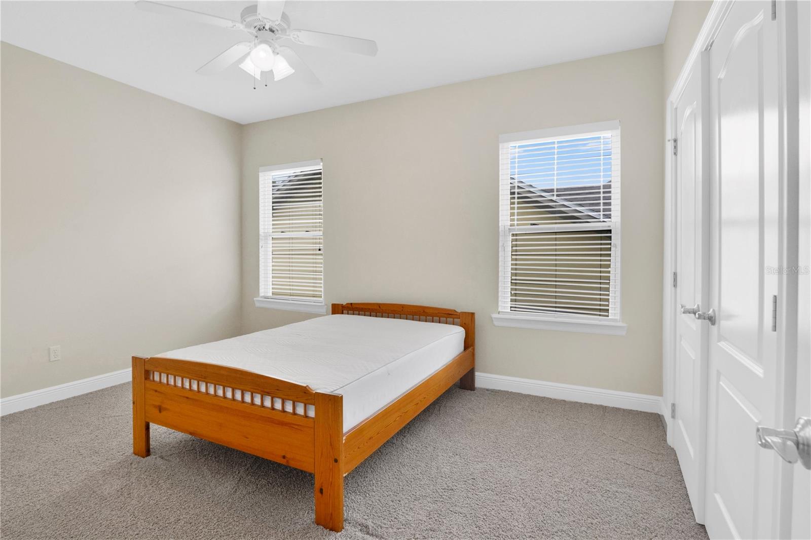 THORNHILL - Residential