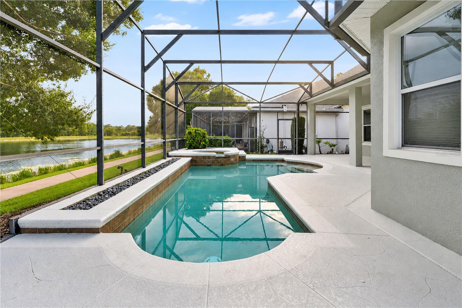 THORNHILL - Residential
