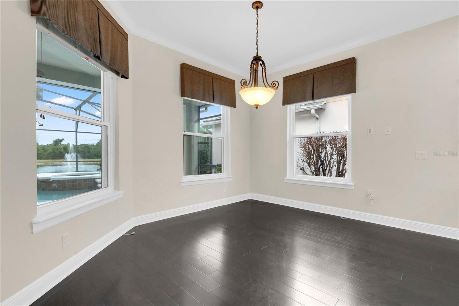 THORNHILL - Residential