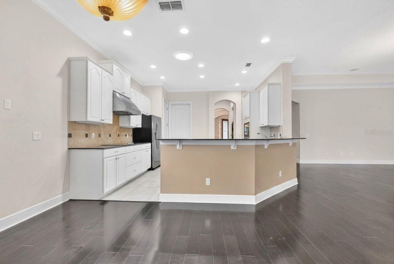 THORNHILL - Residential