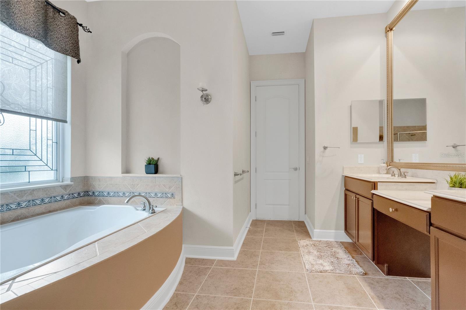 THORNHILL - Residential