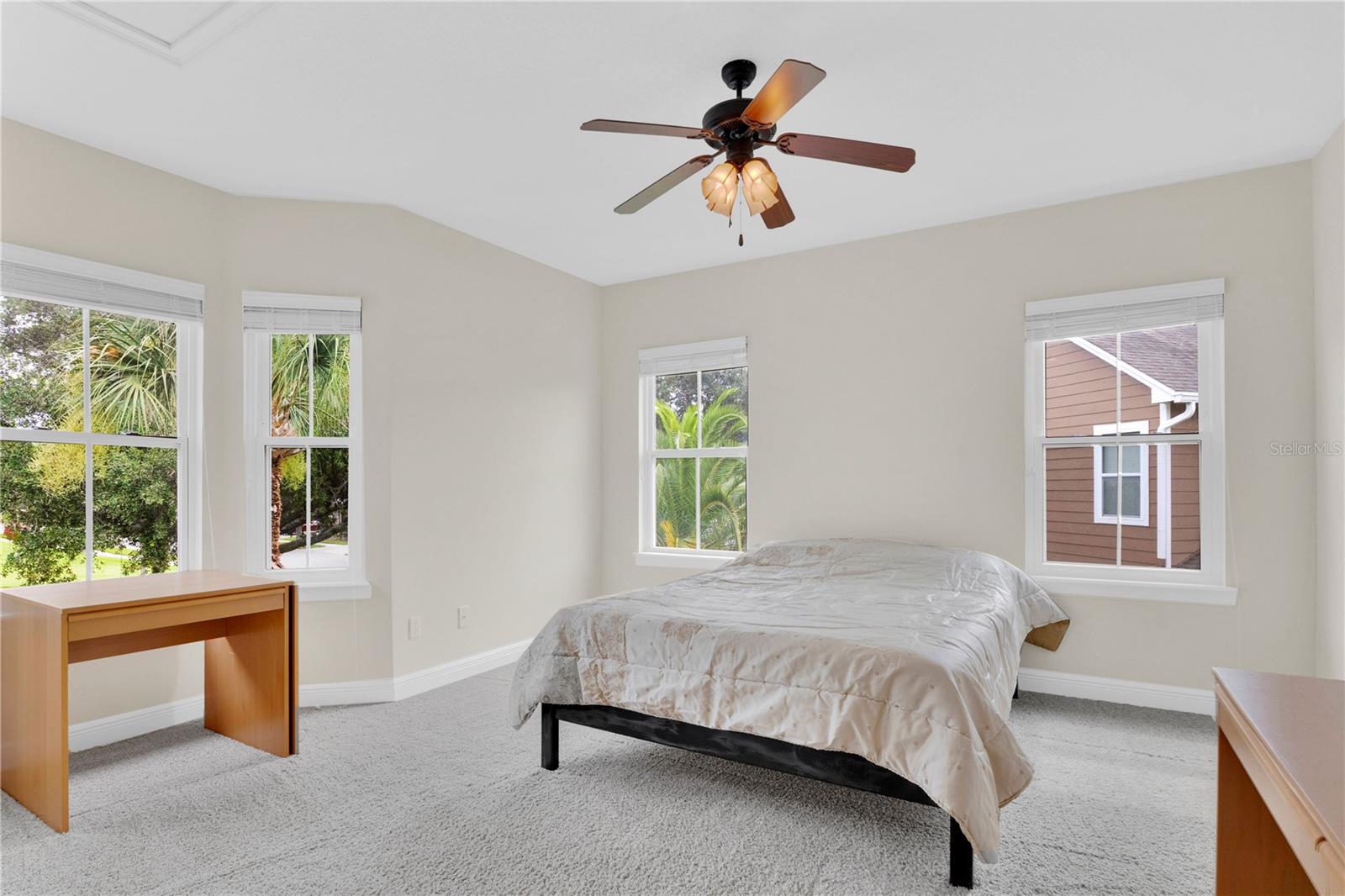 THORNHILL - Residential