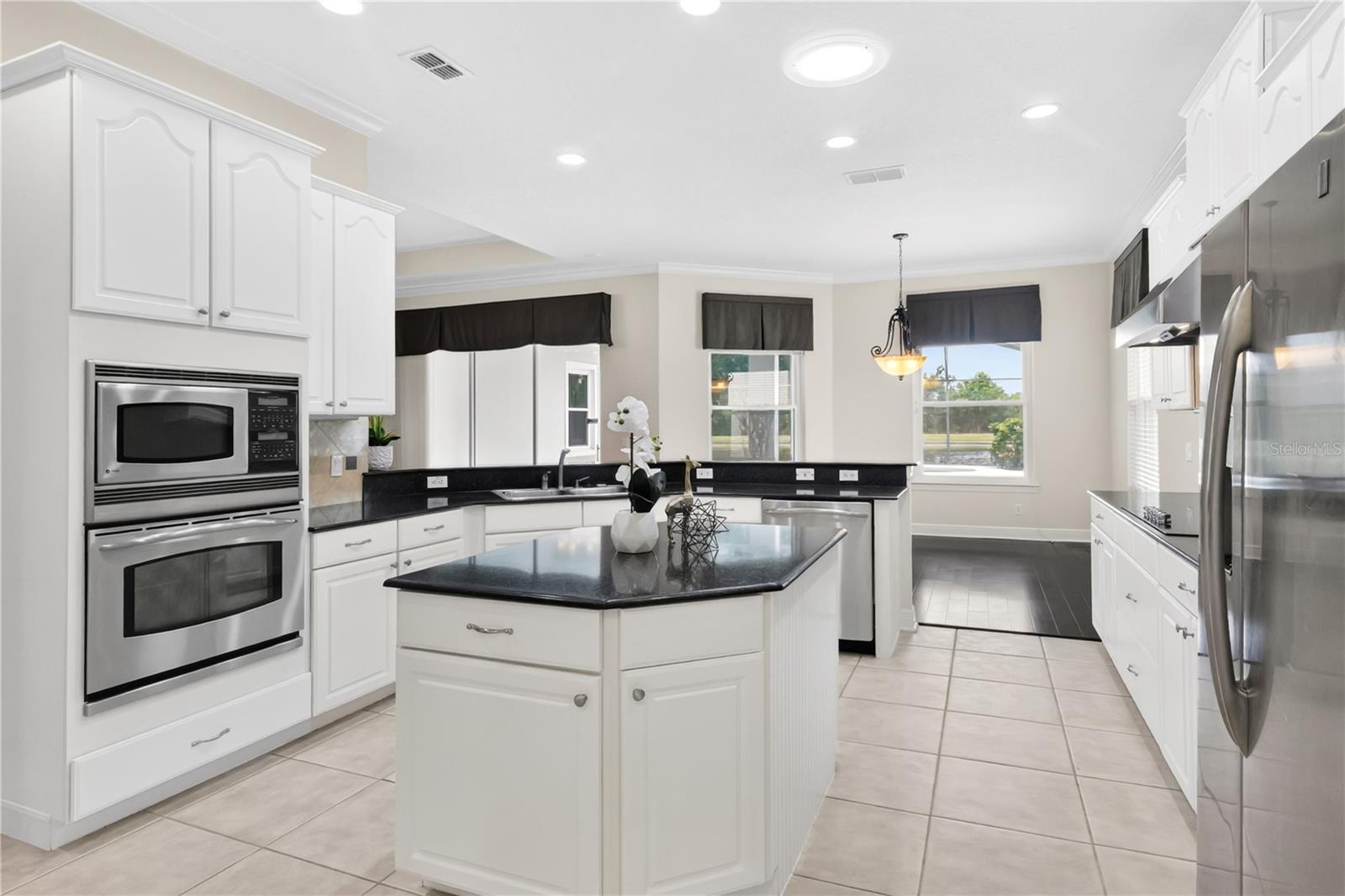 THORNHILL - Residential
