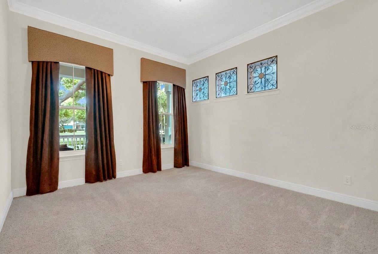 THORNHILL - Residential
