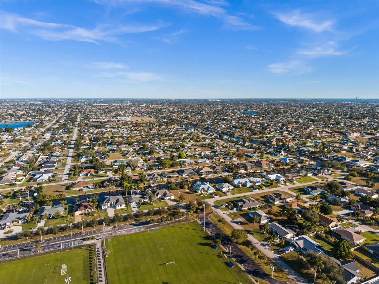CAPE CORAL - Land