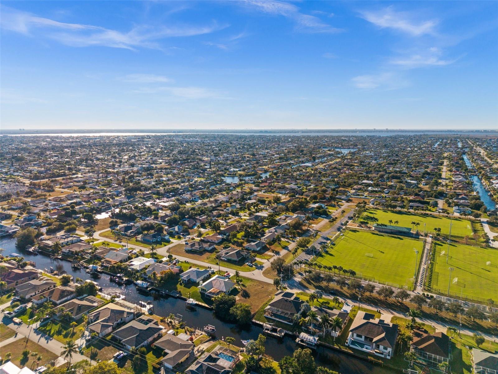 CAPE CORAL - Land