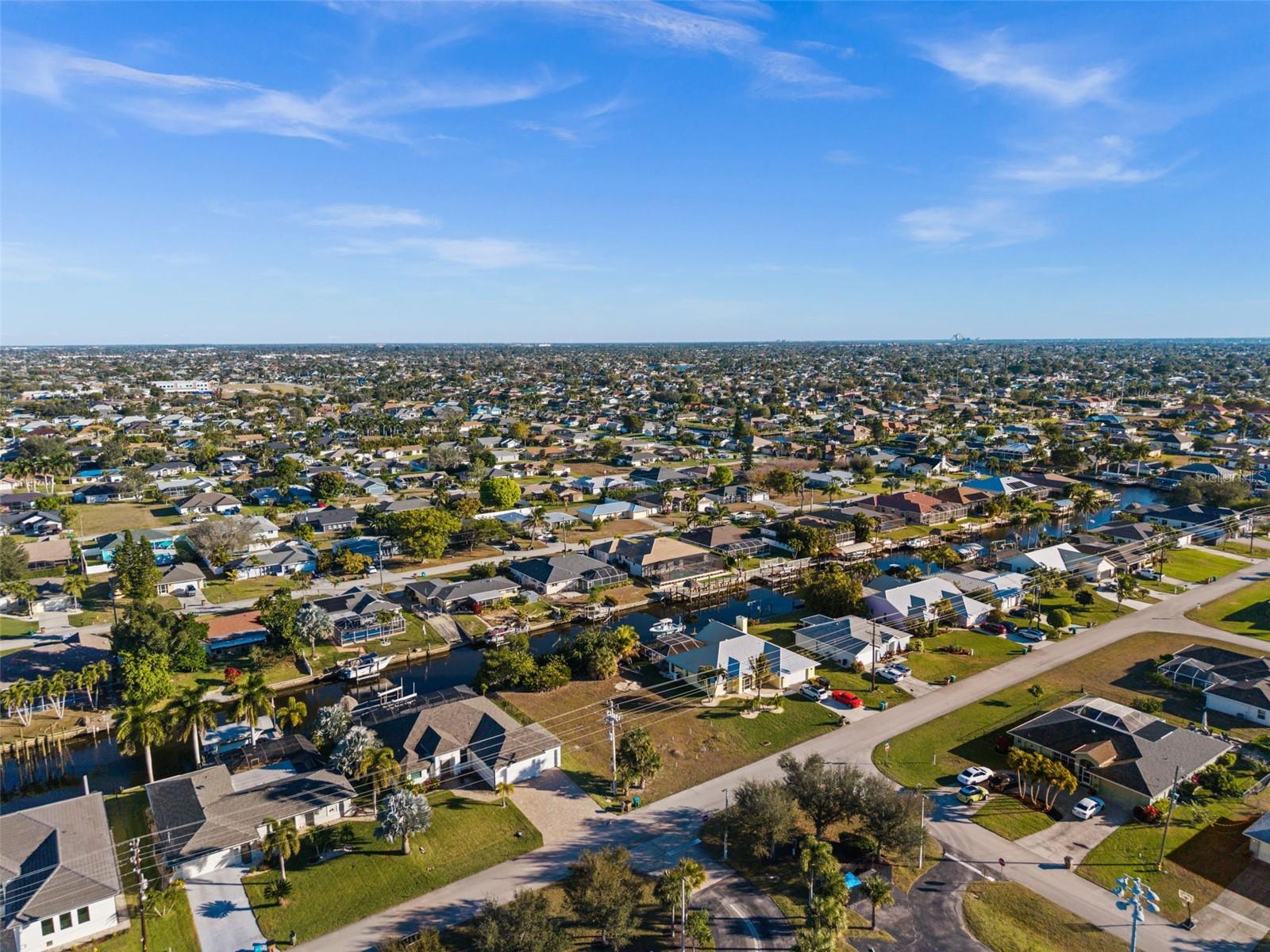 CAPE CORAL - Land