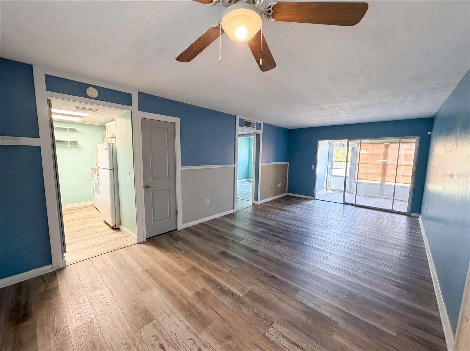 IMPERIAL PARK CONDO - Residential