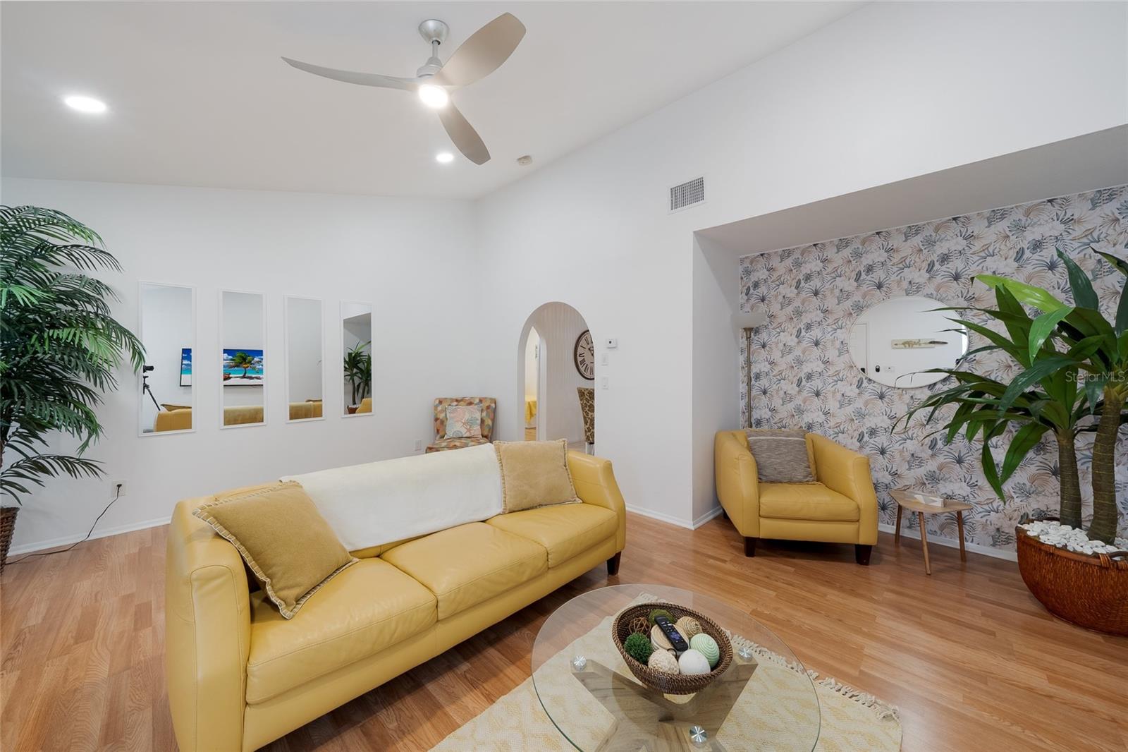 SOUTH VENICE - Residential