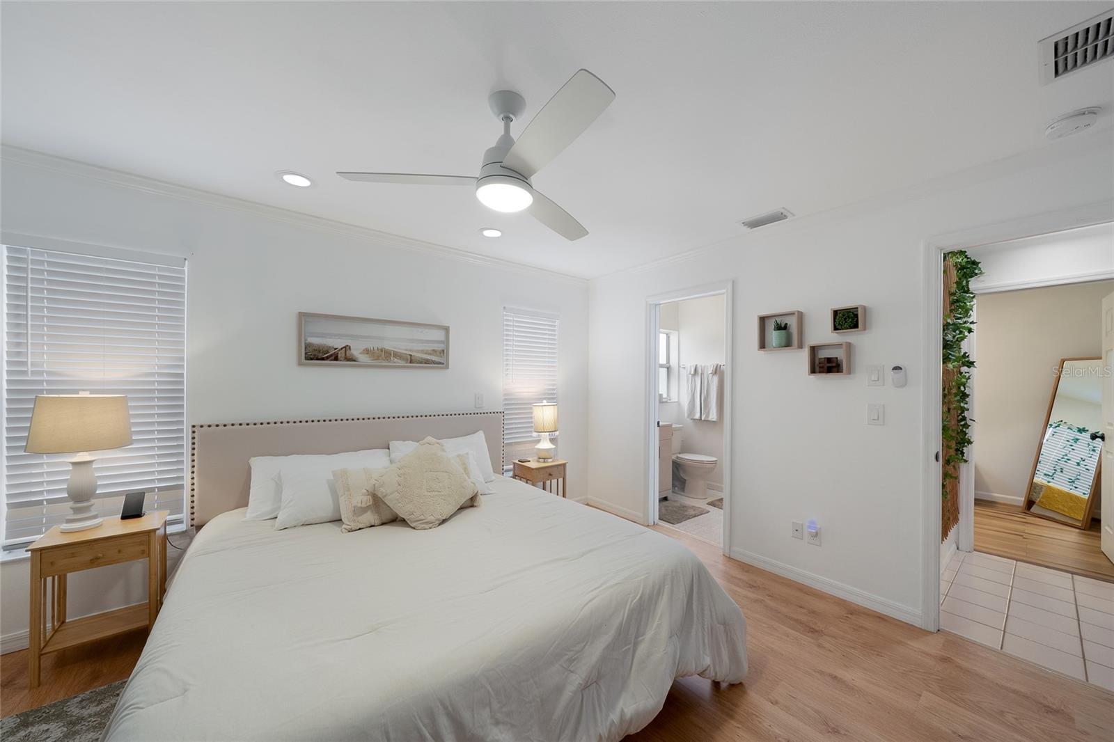 SOUTH VENICE - Residential