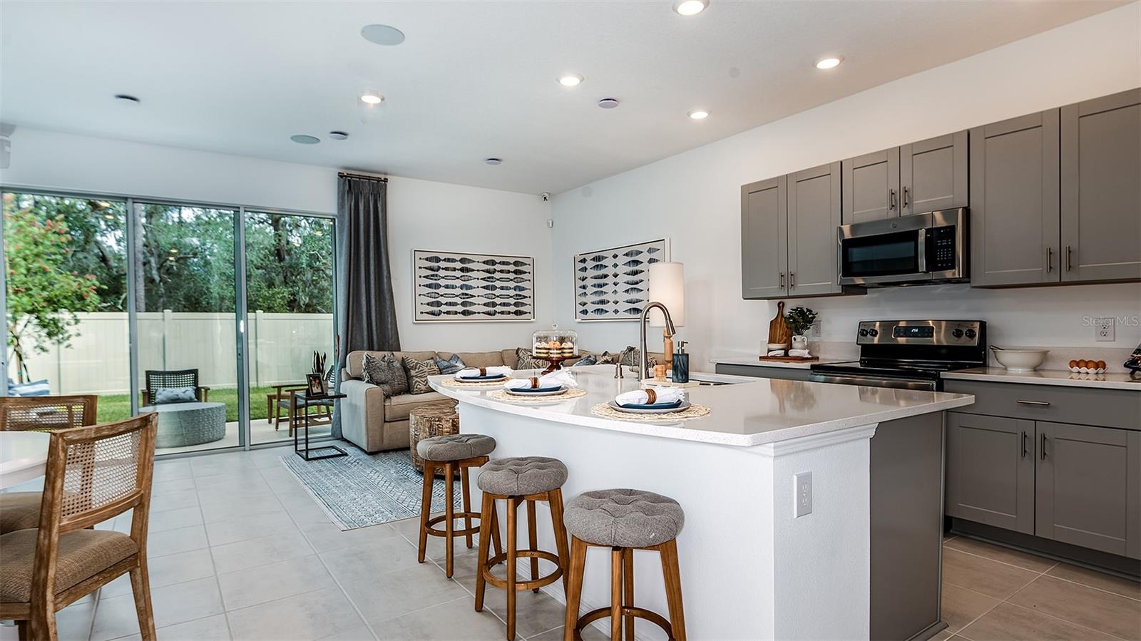 THE TOWNHOMES AT BELLALAGO - Residential