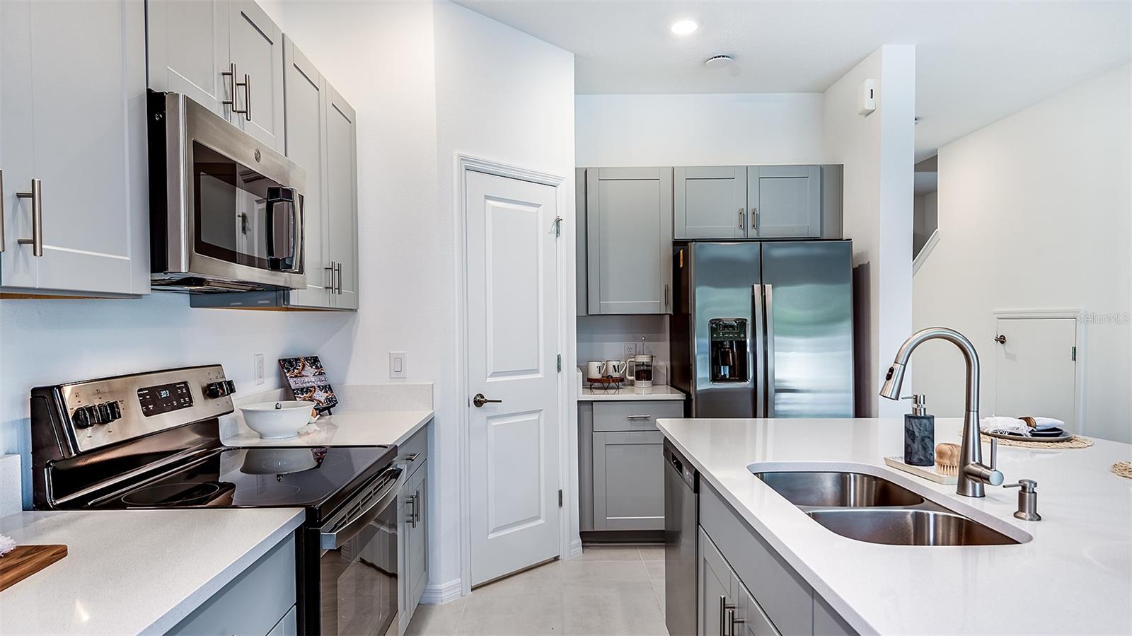THE TOWNHOMES AT BELLALAGO - Residential