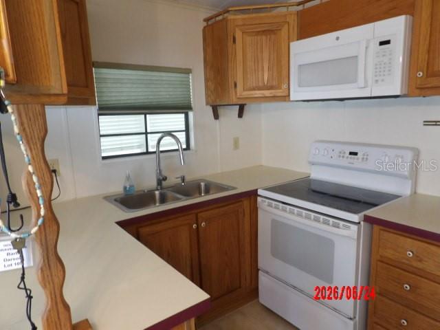 HOLIDAY TRAVEL PARK ENGLEWOOD - Residential